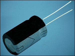C 100MF 100V 85C 13,1x22mm 5,08mm