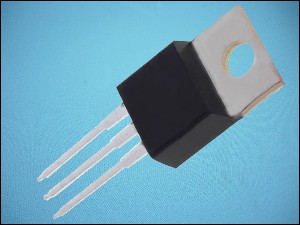 ИНТЕГРАЛНА СХЕМА UA7815UC TO-220