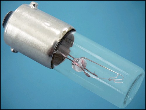 LAMP BA9S T2-1/2 PE28MB Ф 8mm L29mm 28V 40mA